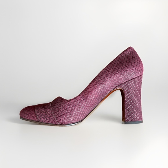 nib Chie Mihara Textured Mid-Heel Pumps in Burgundy size 9.5 - Picture 1 of 5